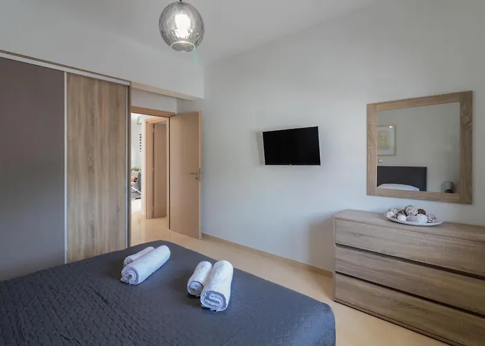 Louka's House Apartment *