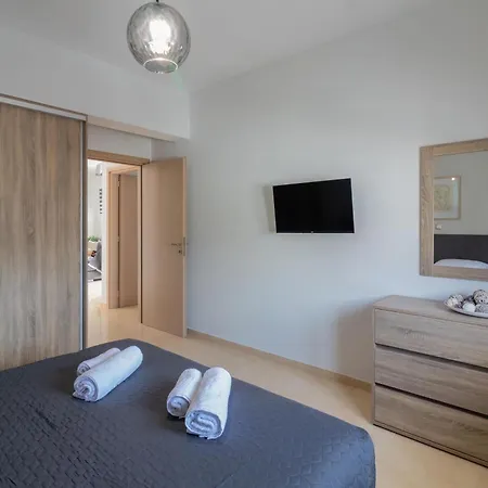 Louka's House Apartment *