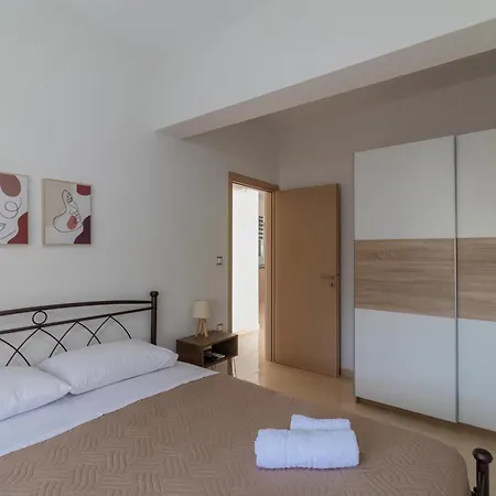 公寓 Louka's House 阿凡投